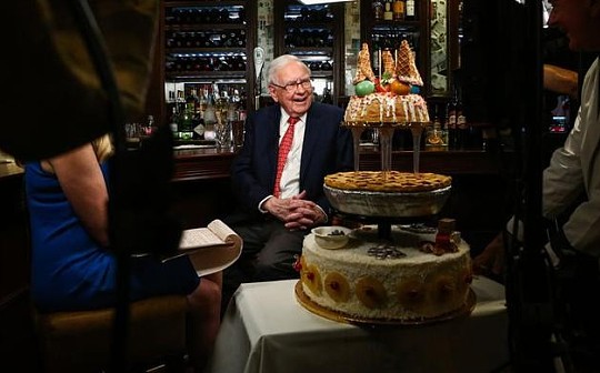 孙宇晨低调了？年前已与巴菲特共进晚餐 见面礼包括一枚比特币